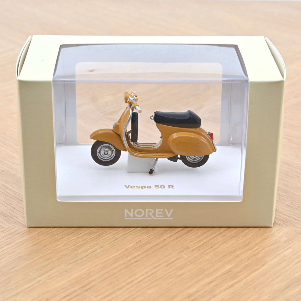 Norev 1/18 - Vespa 400 Jaune Pale - Miniature Collection - Occasion