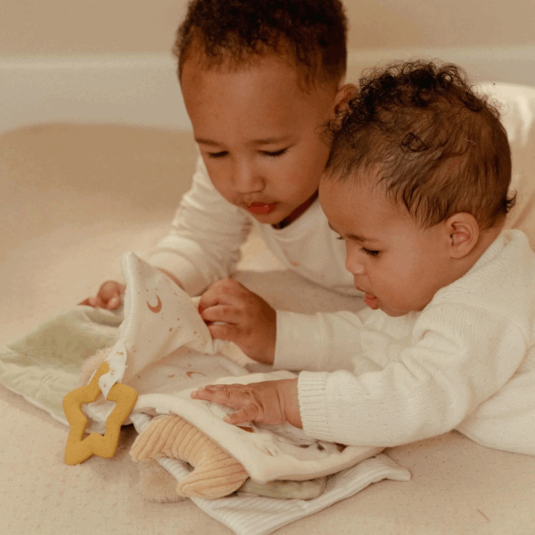 Livre d'activités en tissu - Newborn – Image 2