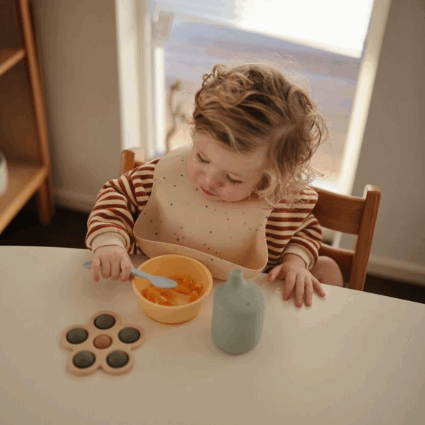 Lot de 2 cuillères bébé en silicone - Cambridge Blue & Shifting Sand – Image 2