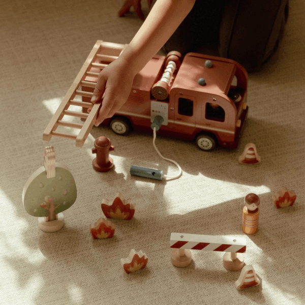 camion de pompiers en bois Little Dutch avec accessoires