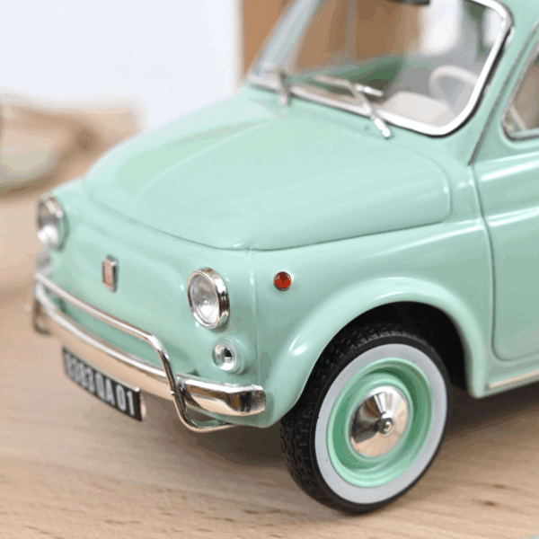 Voiture miniature Fiat 500L 1968 1/18 turquoise clair Norev