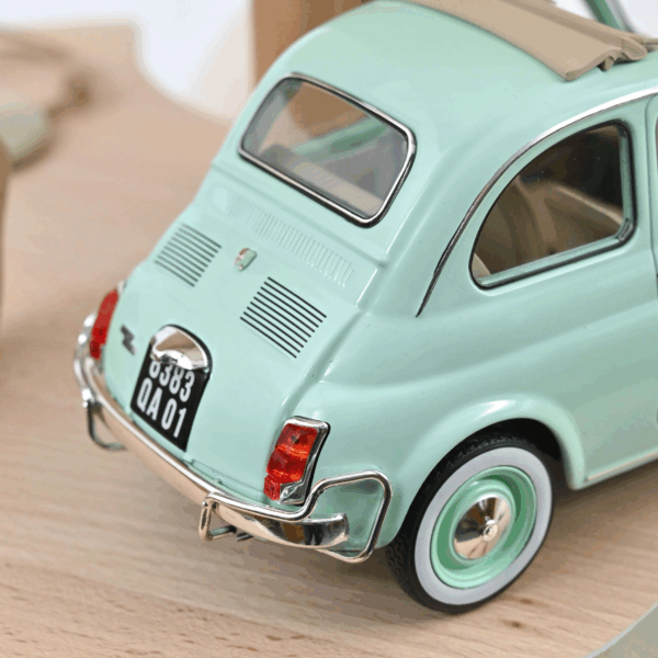 Voiture miniature Fiat 500L 1968 1/18 turquoise clair Norev
