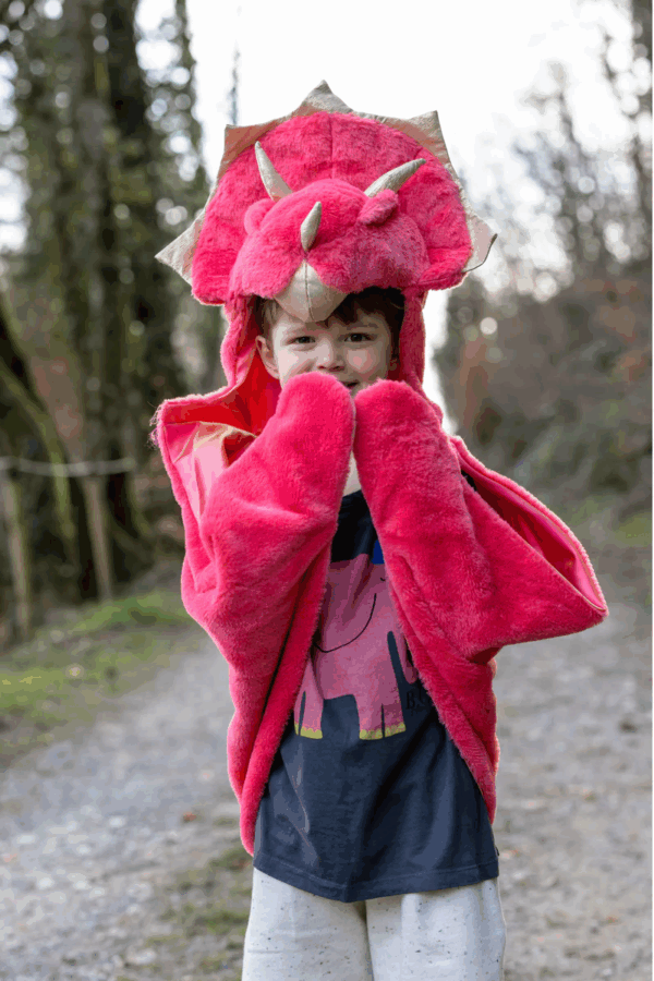 Cape Tricératops enfant rouge – Cuddle Cape Great Pretenders – Image 2