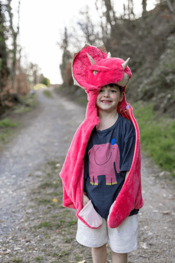 Cape Tricératops enfant rouge – Cuddle Cape Great Pretenders – Image 3