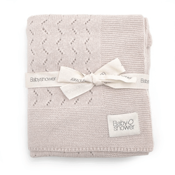 Couverture bébé tricot cachemire nude Babyshower