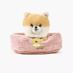 chien peluche panier rose Kanaï Rumi 18 cm avec collier vert et panier fausse fourrure