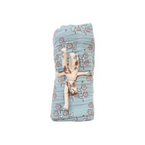 lange bébé fleuri bleu À la cueillette 70x70 cm avec motifs fleurs pastel et coton doux