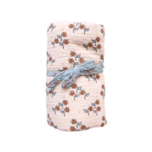 lange bébé fleuri écru À la cueillette 120x120 cm avec motifs floraux doux et tissu coton